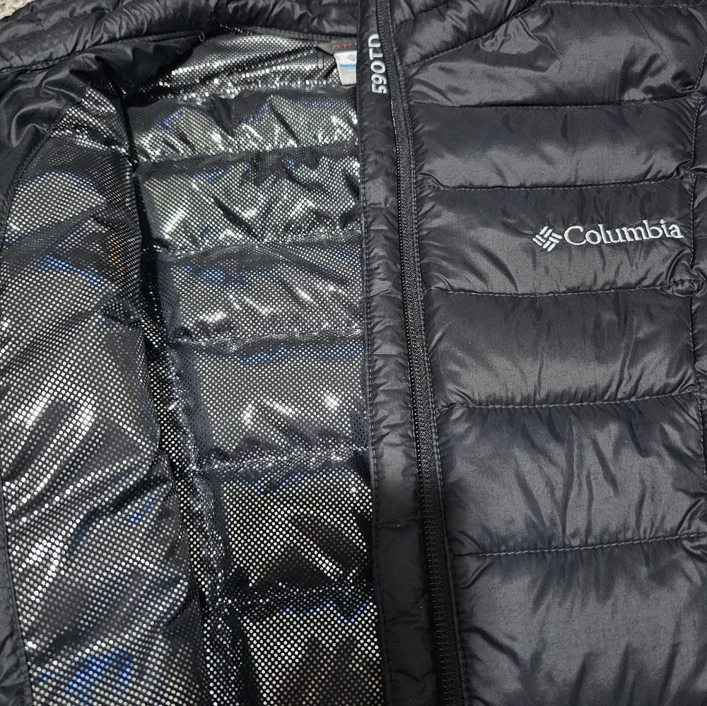 Columbia Black Men's Voodoo Falls 590 Turbodown Vest In Large OmniHeat, Like New